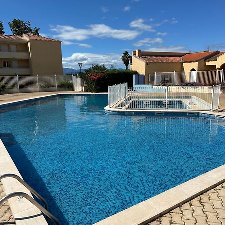 T2 Rdc A Canet En Roussillon Europa 4 Pers ,Piscine,Clim, Tennis, Parking Bagian luar foto