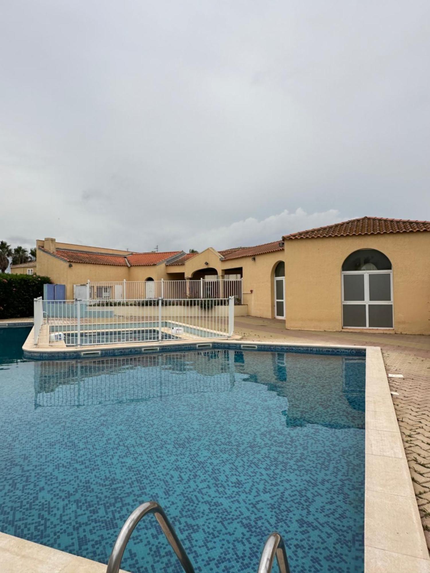 T2 Rdc A Canet En Roussillon Europa 4 Pers ,Piscine,Clim, Tennis, Parking Bagian luar foto